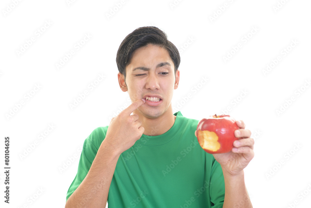 歯痛を訴える男性