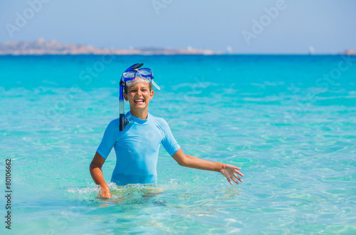 Girl snorkeling © Max Topchii