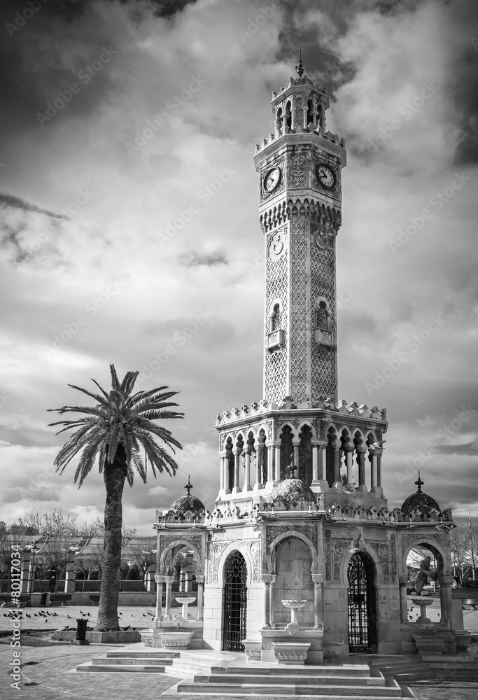 Obraz premium Konak Square view with old clock tower, Izmir