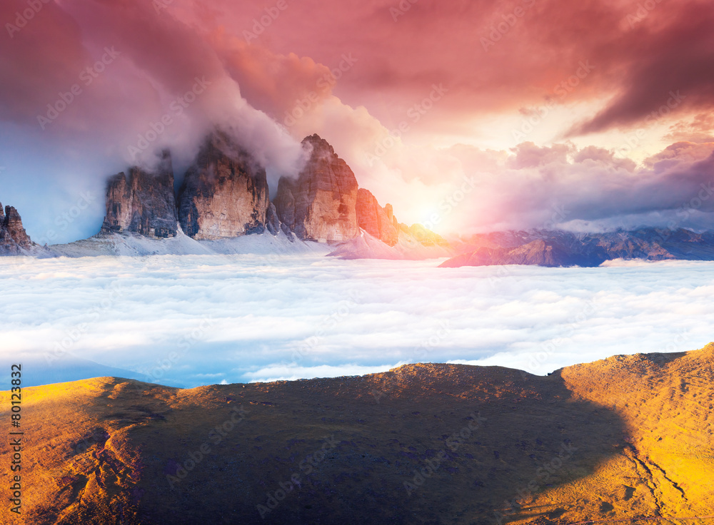 Fototapeta premium Amazing sunset in the mountains