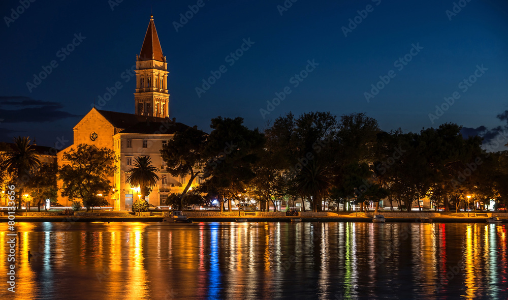 Naklejka premium Trogir at the evening