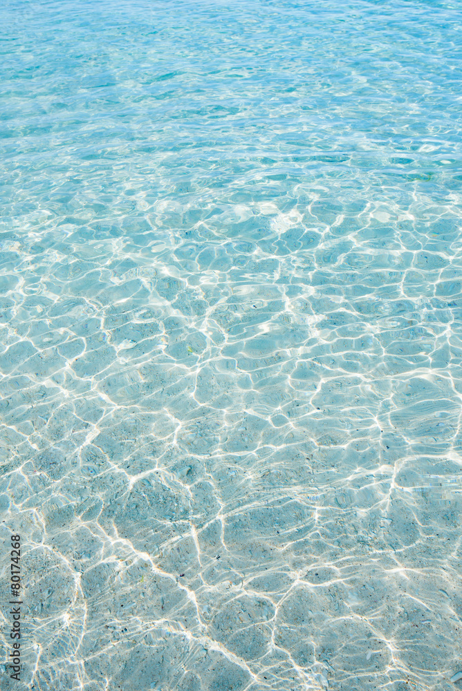 沖縄の海・透明な海の波模様 Stock Photo | Adobe Stock