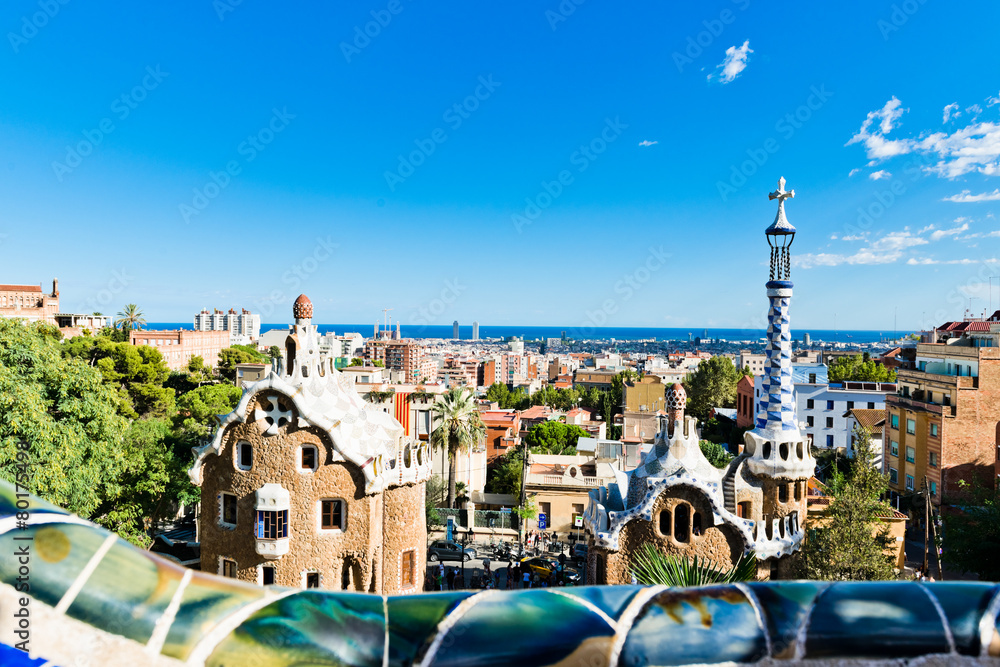 Naklejka premium Park Guell w Barcelonie, Hiszpania (zbudowany 1900-1914)