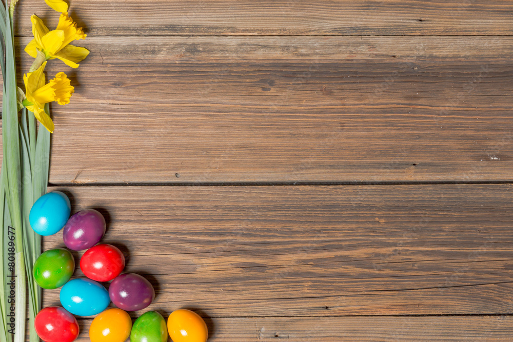 Obraz premium Easter eggs and flowers