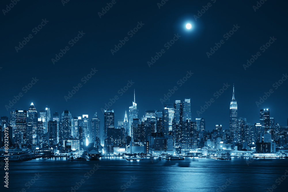 Fototapeta premium Moon Rise Manhattan
