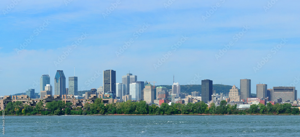 Fototapeta premium Montreal city skyline over river panorama