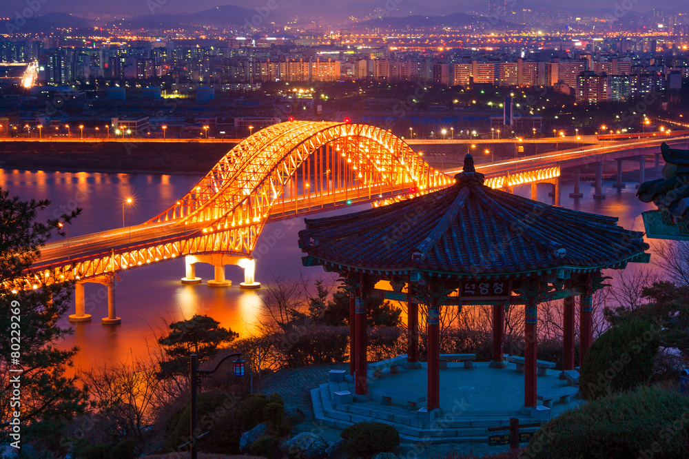 Fototapeta premium Banghwa bridge at night,Korea
