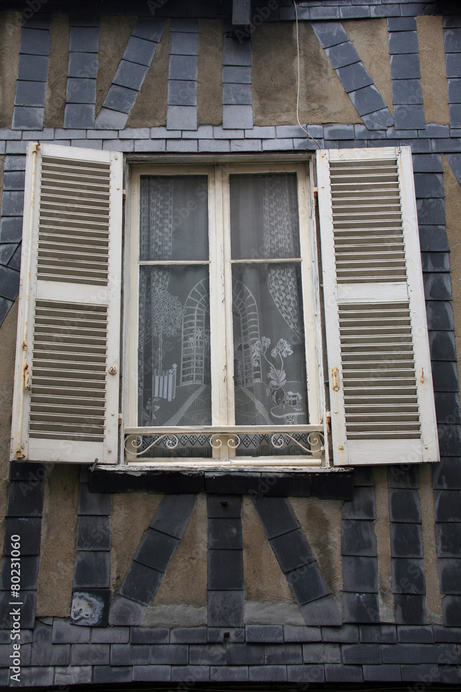 Francia,la Rochelle, una finestra.