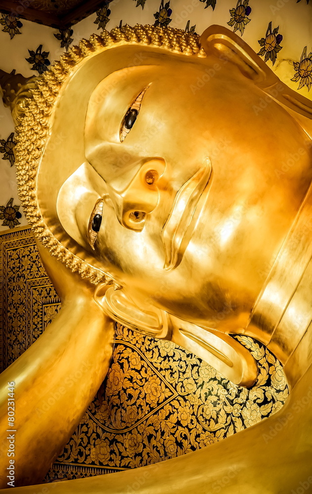 Buddha with armrest