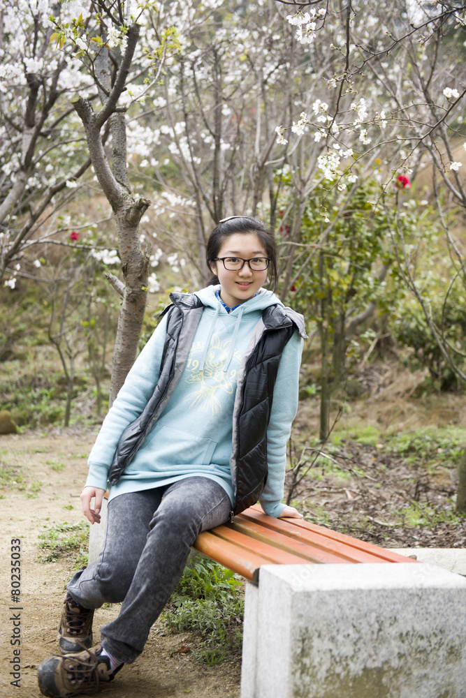 Fototapeta premium china girl in the park