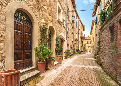 Fototapeta Naklejka Na Ścianę i Meble -  Beautiful and colorful streets of the small and historic Tuscan