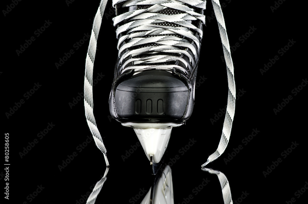 Fototapeta premium Black skate with reflection