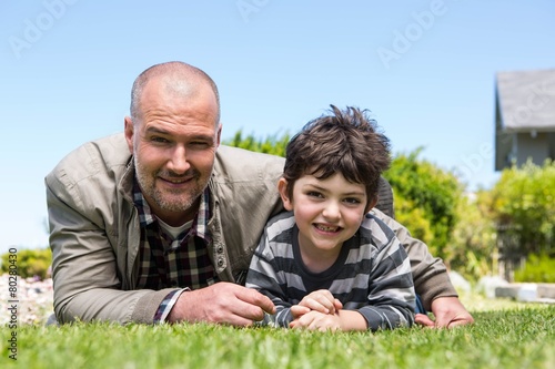 Father and son having fun © WavebreakmediaMicro