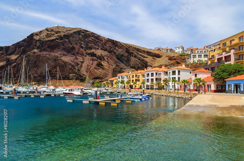 View of colorful houses on coast of Madeira island, Portugal © pkazmierczak