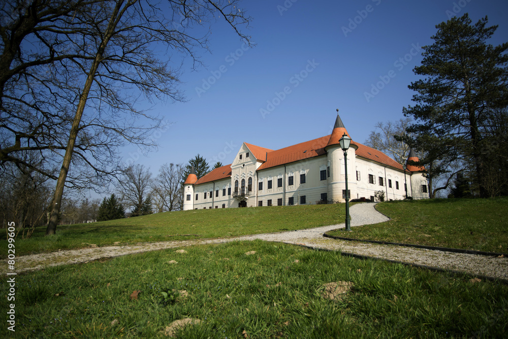 promenade, park and castle near zapresic