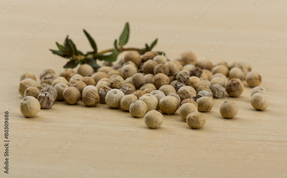 White pepper seeds