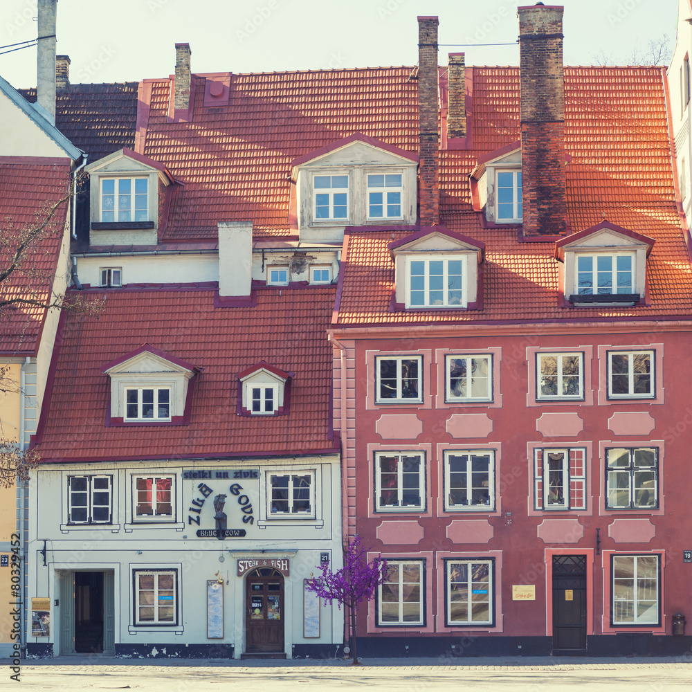 Obraz premium Colorful buildings with shops and cafes in centre of Riga