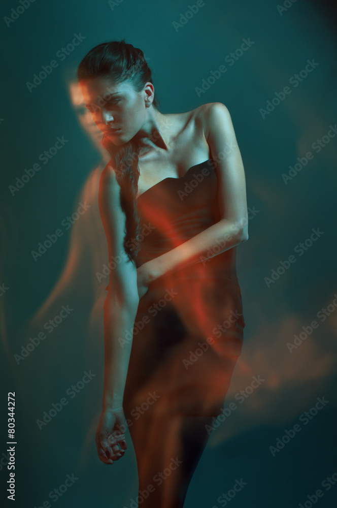 Obraz premium Fashion portrait of a young posing woman