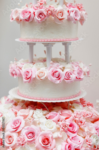 Delicious white wedding cake