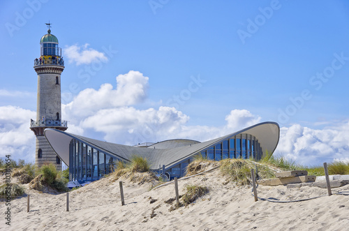 Foto auf Leinwand Teepott und Alter Leuchtturm Rostock-Warnemünde,  Mecklenburg-Vorpommern, Ostee, Deutschland
