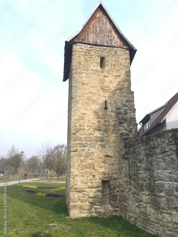 Stadtmauer mit Turm in Öhringen