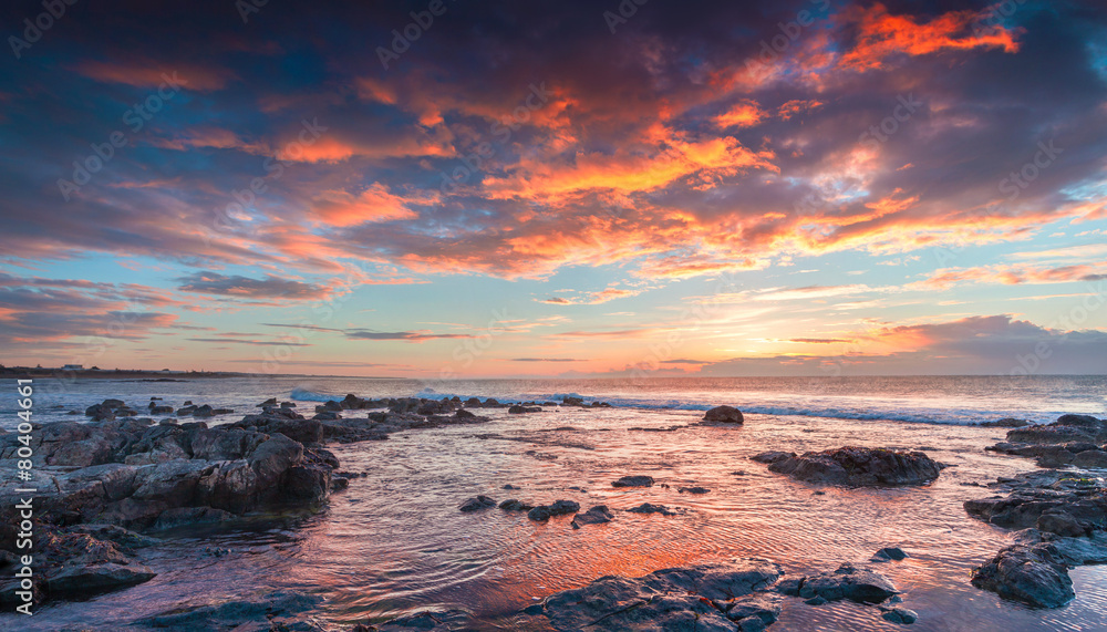 Fototapeta premium Dramatic spring sunrise on the Passero cape
