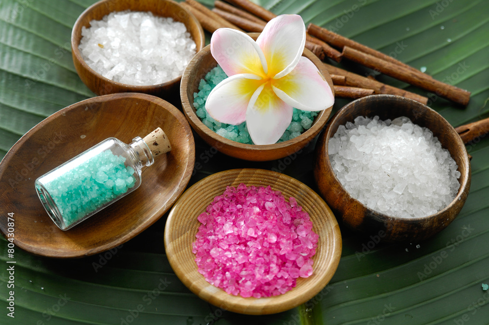 colorful salt in wooden bowl with cinnamon, frangipani ,salt in glass on banana leaf
colorful salt in wooden bowl with cinnamon, frangipani ,salt in glass on banana leaf