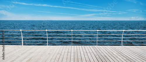 Fényképezés wooden pier and sea view