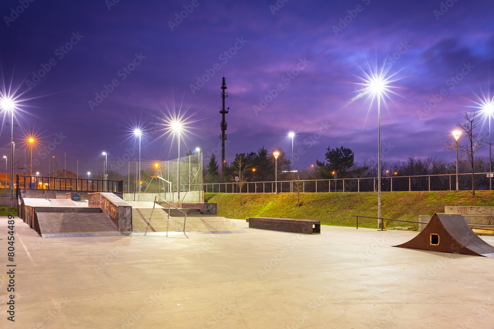 Fototapeta premium Skate park in Gdansk at dusk, Poland.