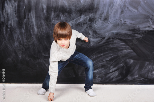 Foto Boy in fighting stance