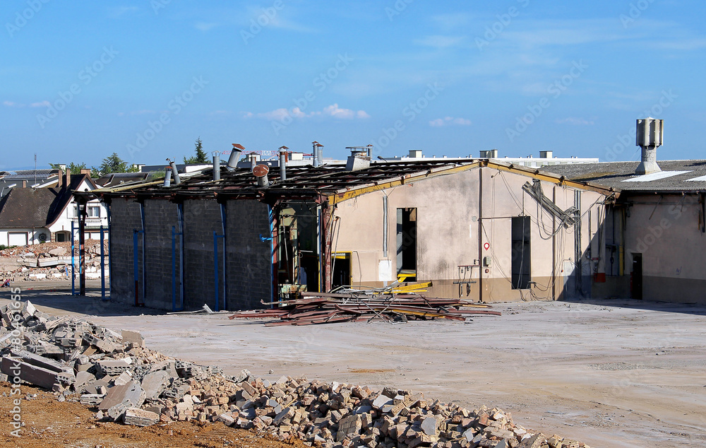 usine en démolition