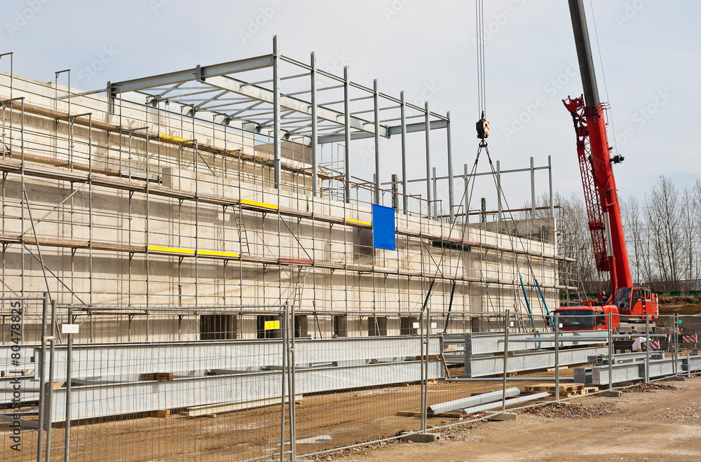 Verbau von Stahlträgern und Betonfertigteilen Verbau von Stahlträgern und Betonfertigteilen