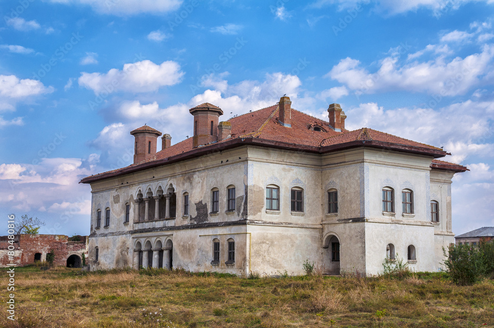 Abandoned Boyar mansion to decay in Romania