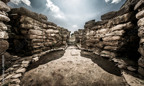 dentro al nuraghe