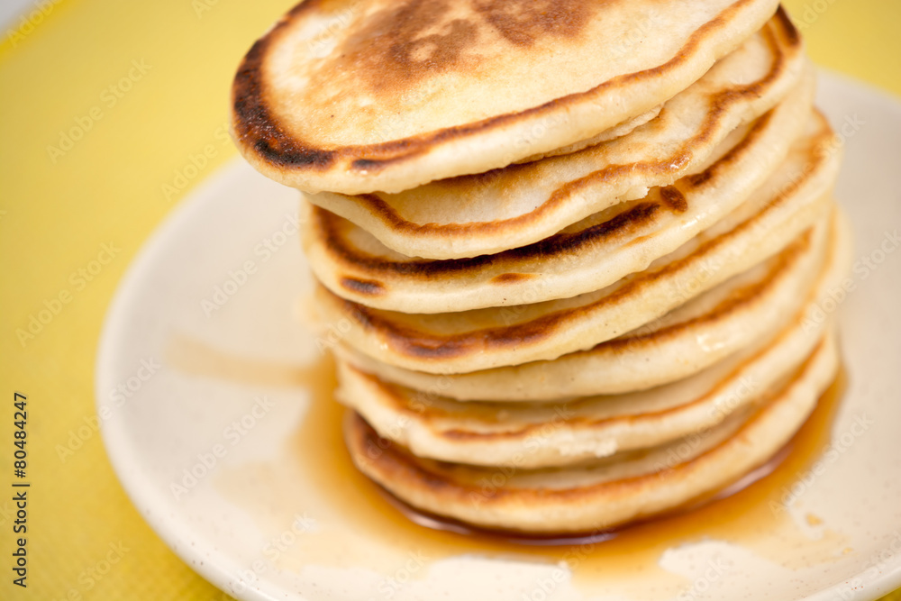 Hot pancakes with maple syrup Hot pancakes with maple syrup