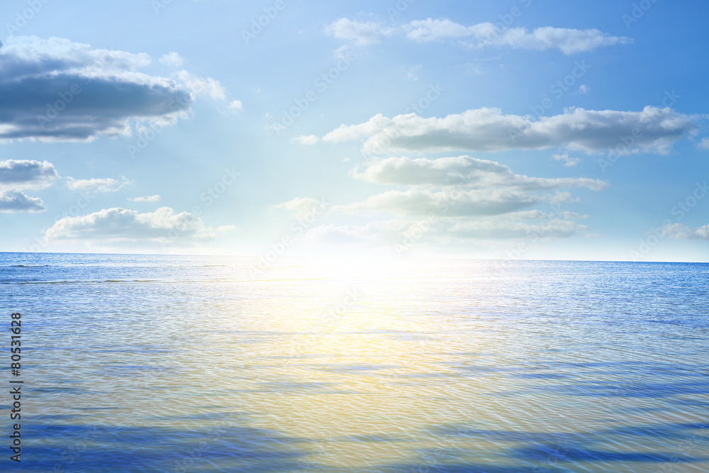 Obraz premium Blue sky,sun and sea