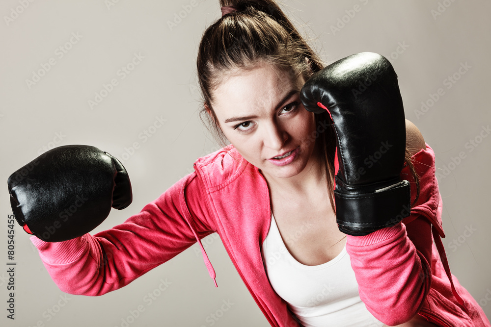 Woman training. Boxing.