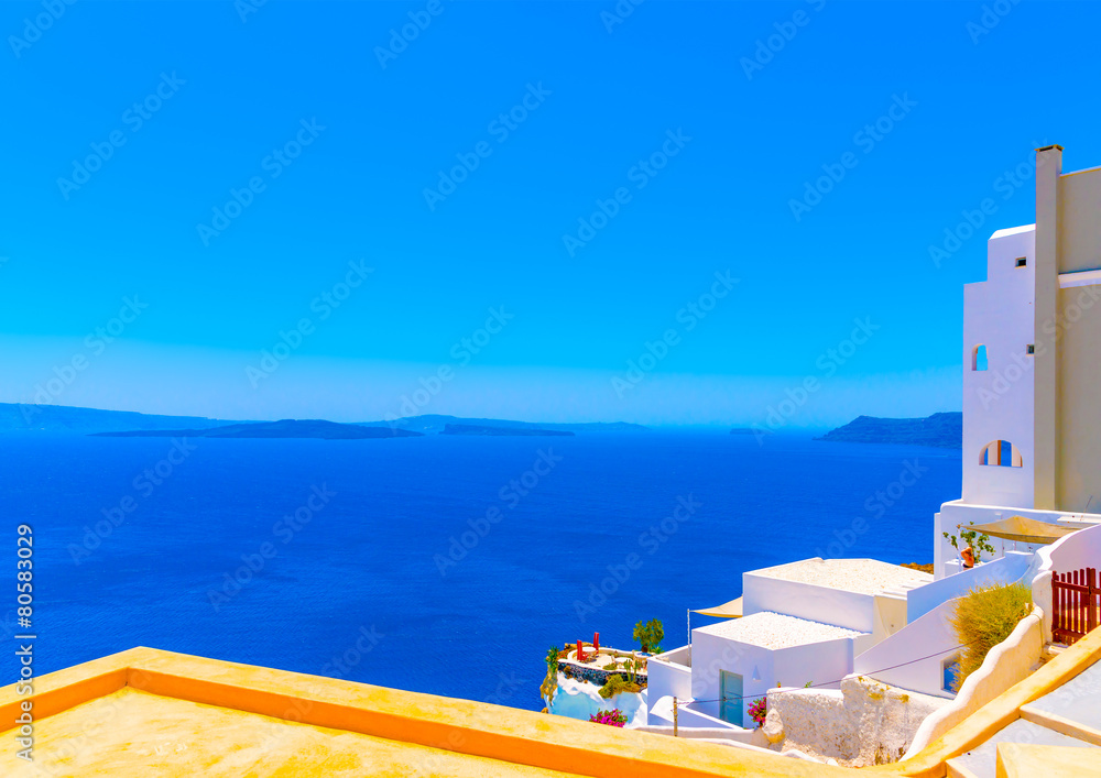 Fototapeta premium View to the sea from pictorial Oia in Santorini island in Greece
