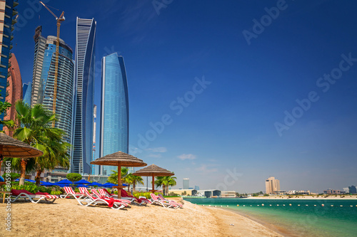 Fototapeta Naklejka Na Ścianę i Meble -  Beach in Abu Dhabi, the capital of United Arab Emirates