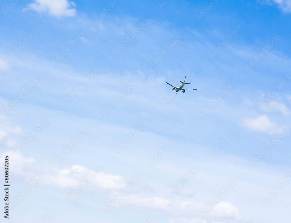 A plane goes away A plane goes away