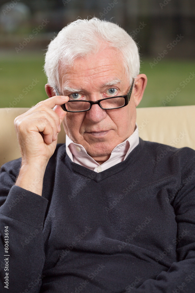 © Photographee.eu - Looking at patient