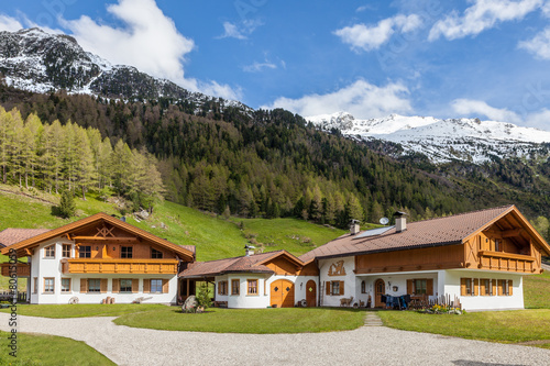 Moderner Bergbauernhof in Südtirol