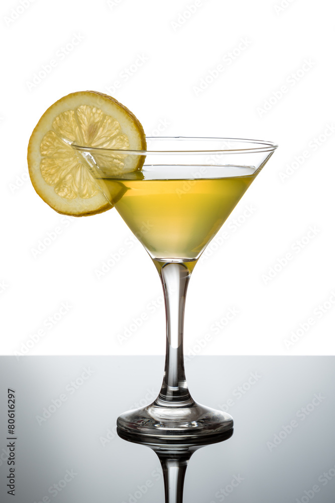 Lemon martini with lemon slice