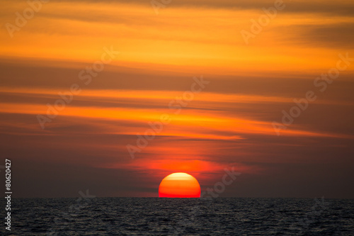 Ocean Sunrise © dislentev