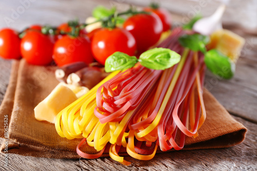 Pasta with cherry tomatoes and other ingredients