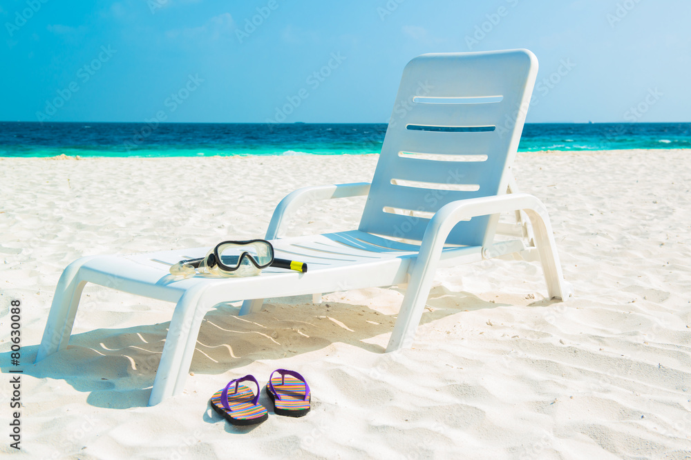 Ταπετσαρία Sand beach and ocean wave, South Male Atoll. Maldives