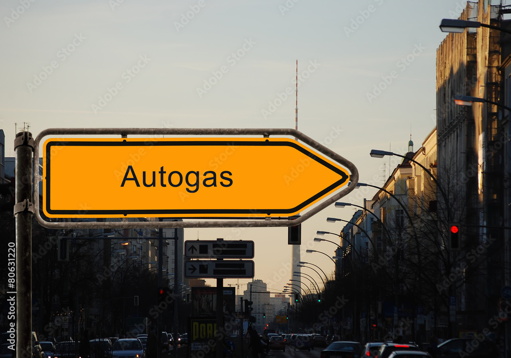 Fototapeta premium Strassenschild 37 - Autogas