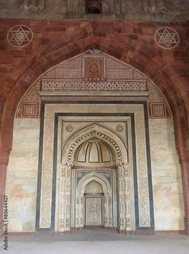 Fototapeta premium Interior of Qila-i-kuna Mosque, Purana Qila, New Delhi, India