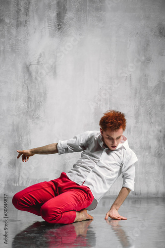 contemporary dancer © Alexander Y
