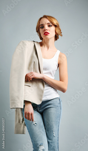 Beautiful young woman in ja...